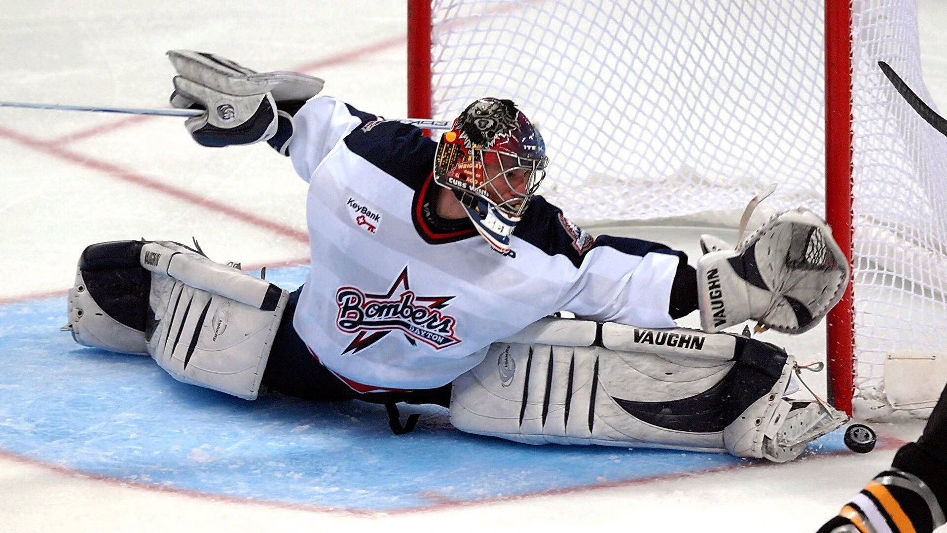 关键比赛前主教练临时调整战术意图引发外界猜测,主教练上场比赛